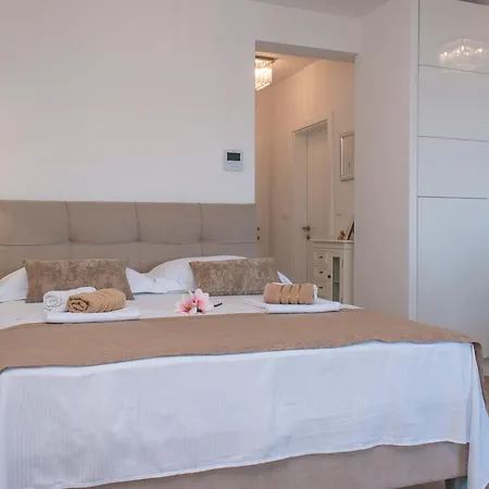 Sunshine Apartment