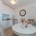 Sunshine Apartment Makarska